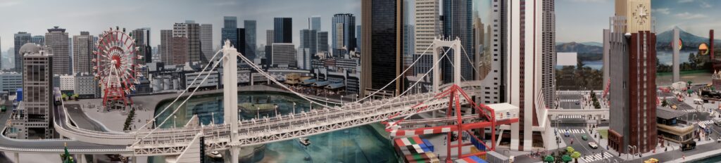 Ponte e Skyline Moderno